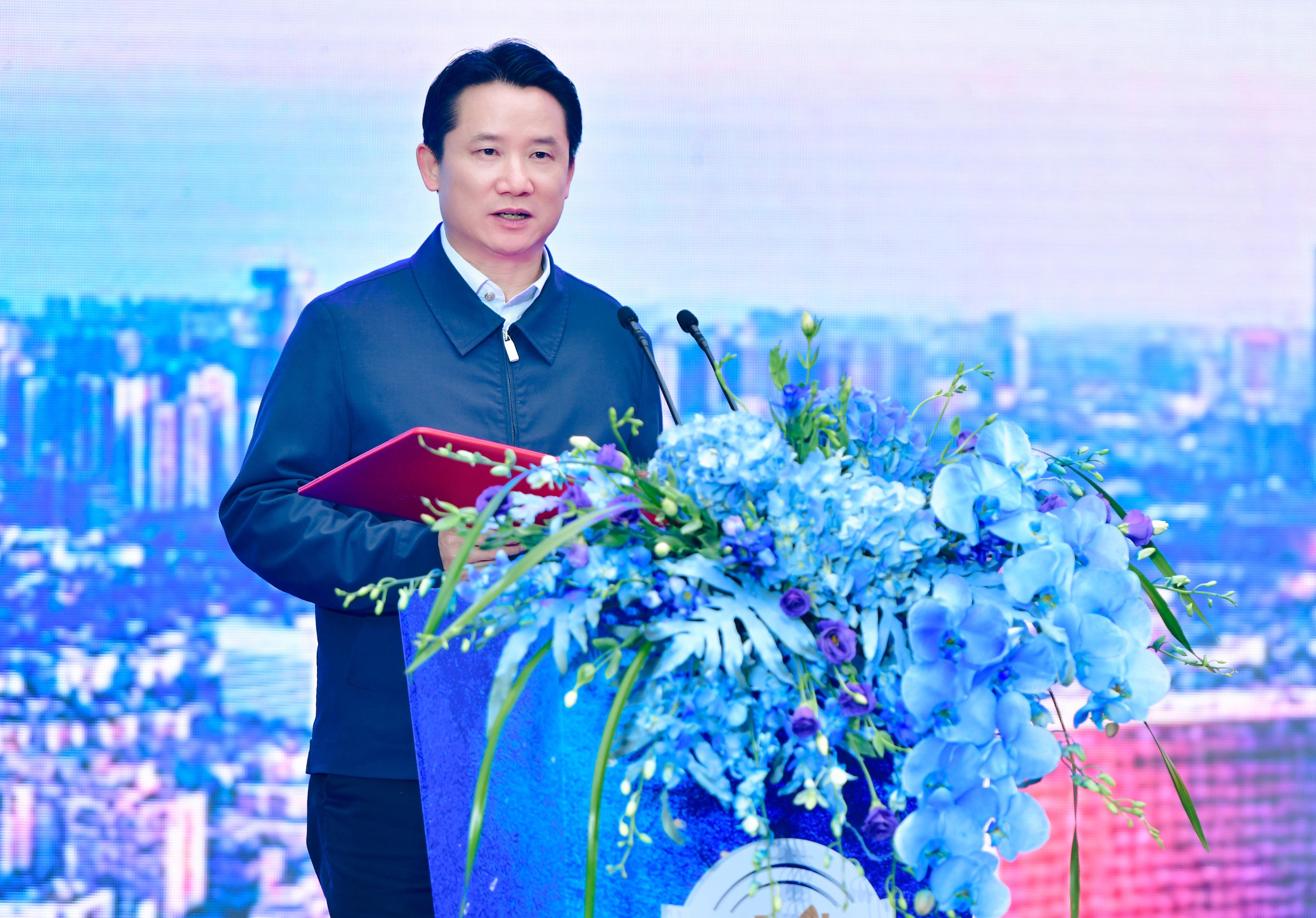 丁雄军的老婆家庭背景，深入探究，丁雄军老婆家庭背景深度探究