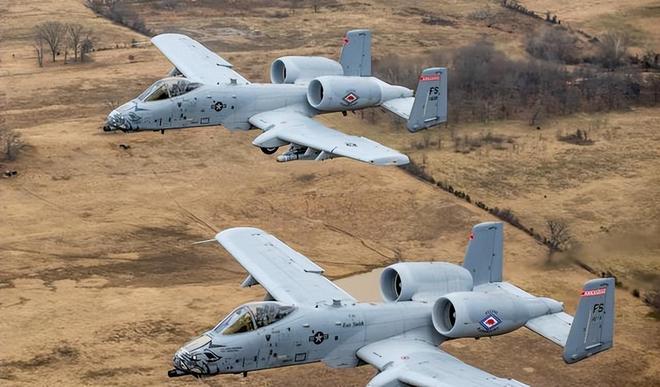 A-10疣猪攻击机性能深度解析，A-10疣猪攻击机性能全面剖析