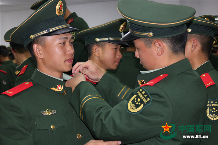 武警新兵服装，荣耀与责任，武警新兵服装，荣耀与责任的象征