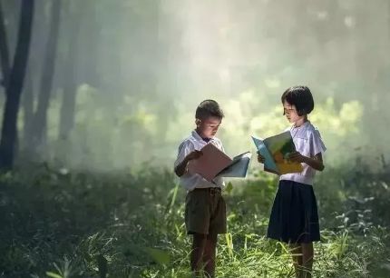 人民日报是否适合中学生阅读？探讨其价值与影响，人民日报是否适合中学生阅读？探究其影响与价值