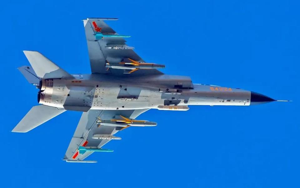 鹰击长空，鹰击18制导技术的力量与智慧，鹰击长空，制导技术之力量与智慧揭秘