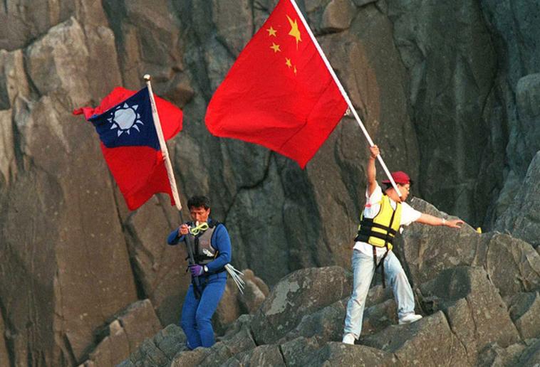 钓鱼岛上中国国旗的庄严与骄傲,钓鱼岛上中国国旗的荣耀与自豪