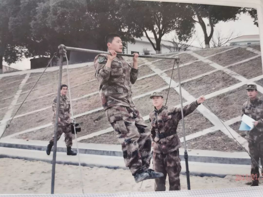 38集团军通信团，钢铁长城中的信息脉络守护者，38集团军通信团，钢铁长城的信息脉络守护者，希望符合您的要求，您还可以根据实际情况进行调整和修改。