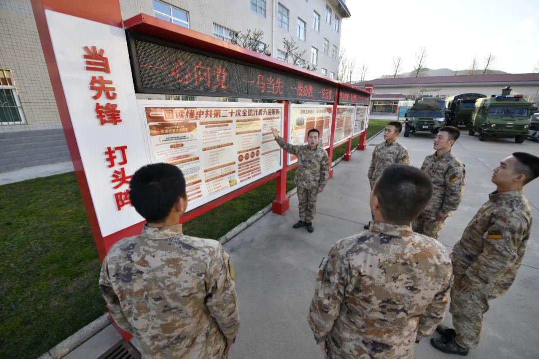 二级上士,军队中的精英干部级别,二级上士,军队精英干部级别揭秘