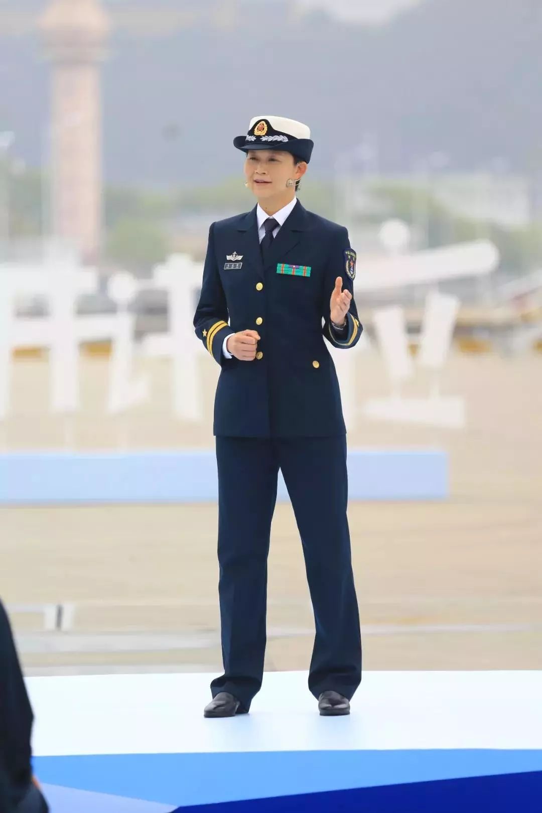 揭秘舰长张铮的妻子，神秘面纱背后的真实故事，揭秘舰长张铮妻子，神秘背后的真实故事