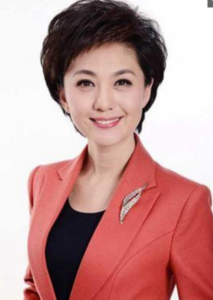 中央七套女主持人图，闪耀荧屏的璀璨之星，中央七套女主持人风采，荧屏璀璨之星闪耀时刻