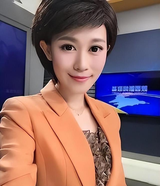 新闻直播间女主持人名单,璀璨星辰下的新闻领航者,璀璨星辰下的新闻领航者——新闻直播间女主持人名单揭秘