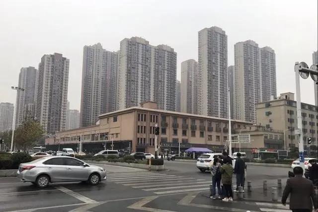 华南海鲜城老板，创业之路与经营之道，华南海鲜城老板，创业历程与经营智慧