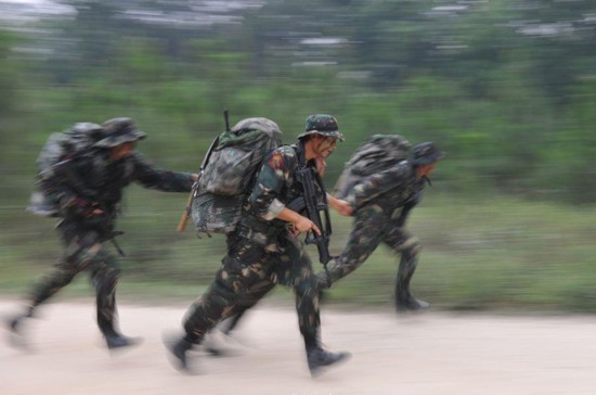猎人学校和特种兵训练，哪个更好？深度分析与比较，猎人学校与特种兵训练的深度分析与比较，哪个更优？