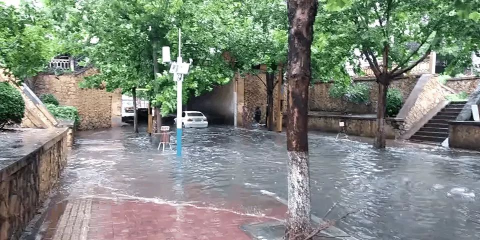 中国最吓人的暴雨视频,揭示暴雨的威力与影响,中国暴雨威力与影响揭秘,惊人实况视频曝光
