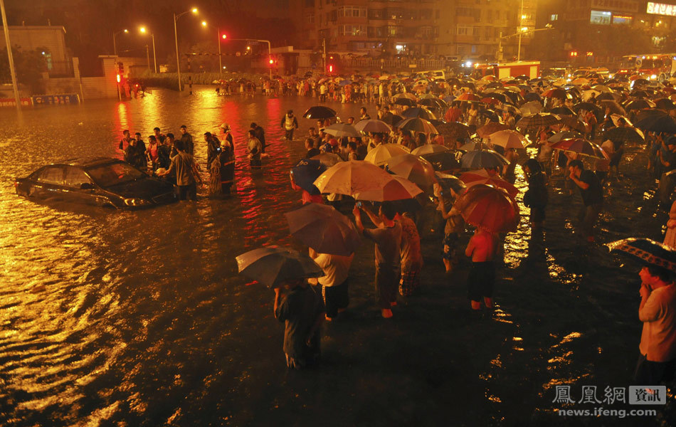中国最吓人的暴雨视频,揭示暴雨的威力与影响,中国暴雨威力与影响揭秘,惊人实况视频曝光