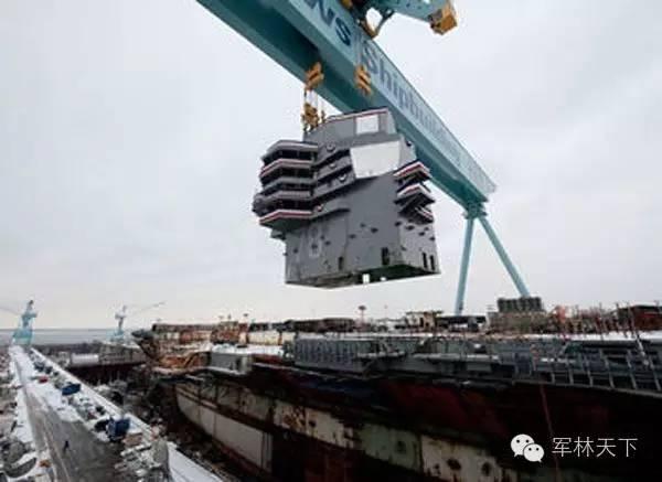 航母内部装备与功能解析，航母内部装备与功能深度剖析