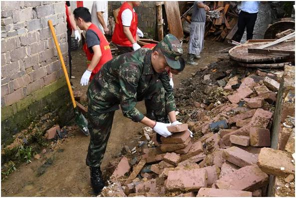 部队转业,英雄的转变与新的征程,部队转业英雄的新征程与转变之路