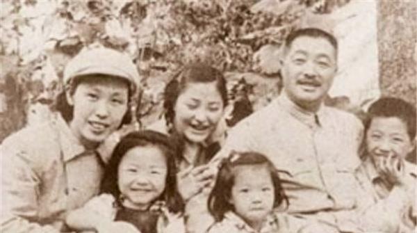 瓦良格号购买背后的故事,历史与价值的交织,瓦良格号背后的历史价值,购买故事深度解析