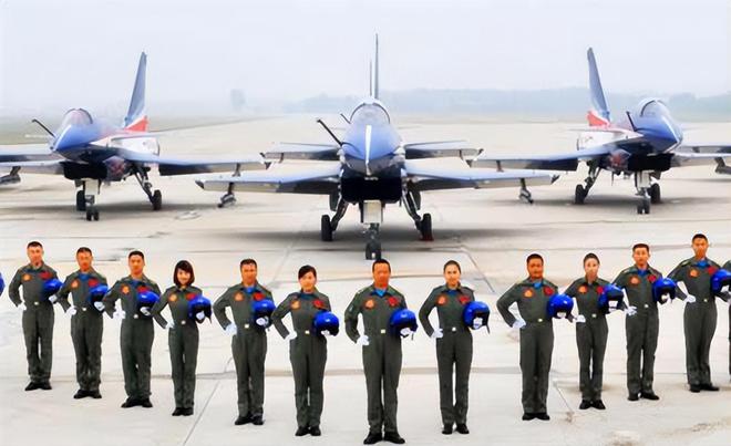 有关空军的图片,探索蓝天之上的壮丽画卷,蓝天之上的壮丽画卷,空军图片探索