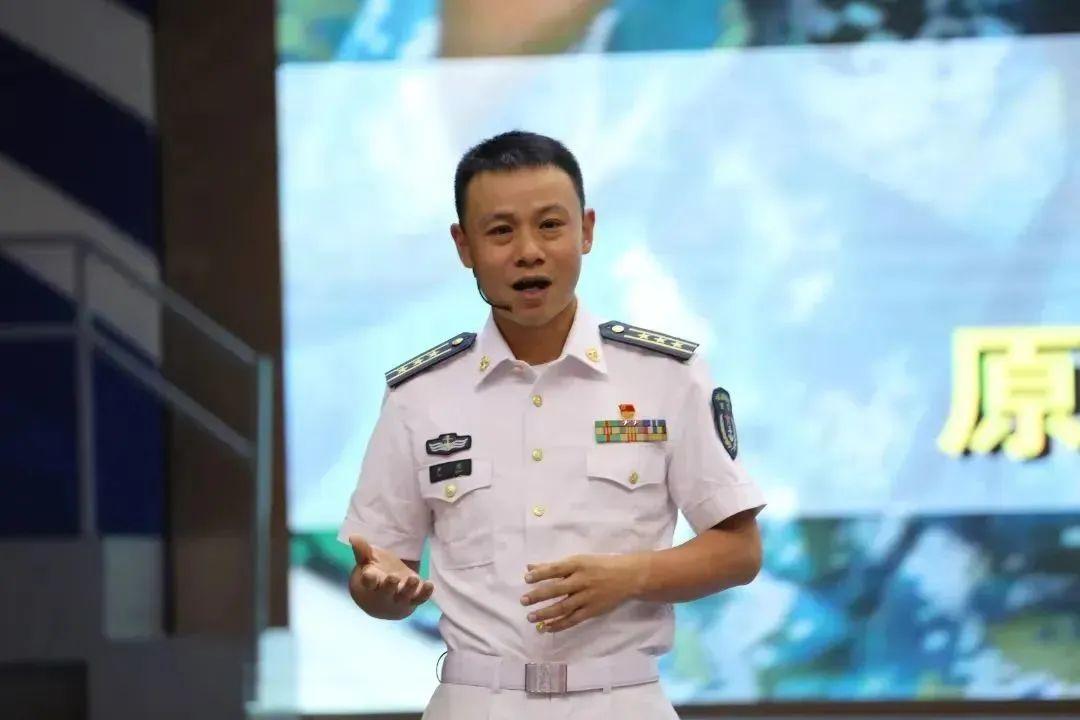 中国海军的辉煌历程,庆祝海军成立七十周年,中国海军辉煌七十年,庆祝海军成立七十周年盛事纪念