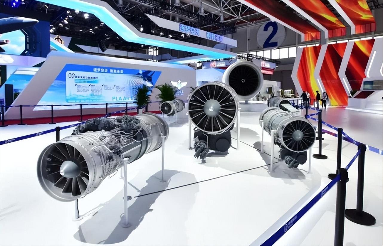 中国现役军机图片,展现空中力量的风采,中国现役军机展示,空中力量的震撼风采