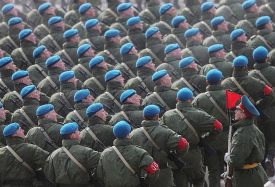 关于纪念反法西斯战争胜利15周年的阅兵仪式，纪念反法西斯战争胜利15周年阅兵仪式盛况回顾