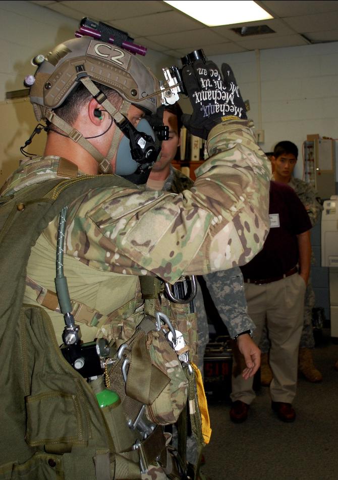 中国和美国单兵装备对比，中美单兵装备对比，装备差异与战斗力影响