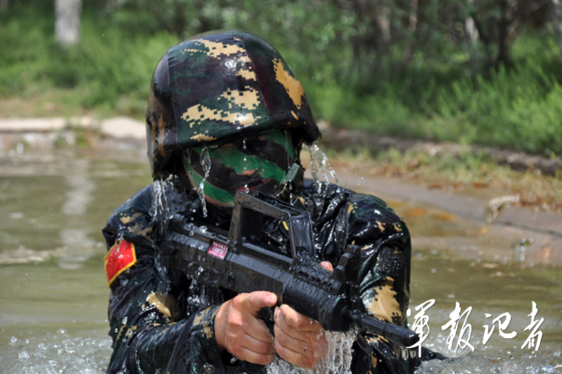 中国女特种兵手枪,力量与智慧的完美结合,中国女特种兵手枪,力与智的巅峰融合