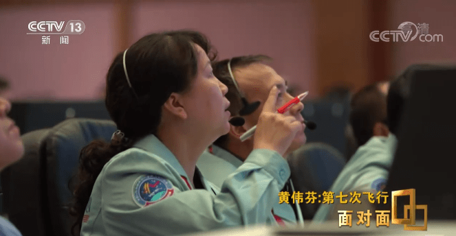 黄伟芬军衔,巾帼英雄的荣耀与担当,巾帼英雄黄伟芬的荣耀与担当,军衔背后的故事