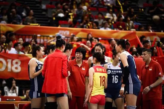 中国女排对阵意大利女排的最新消息,一场备受瞩目的对决,中国女排与意大利女排的巅峰对决最新消息!