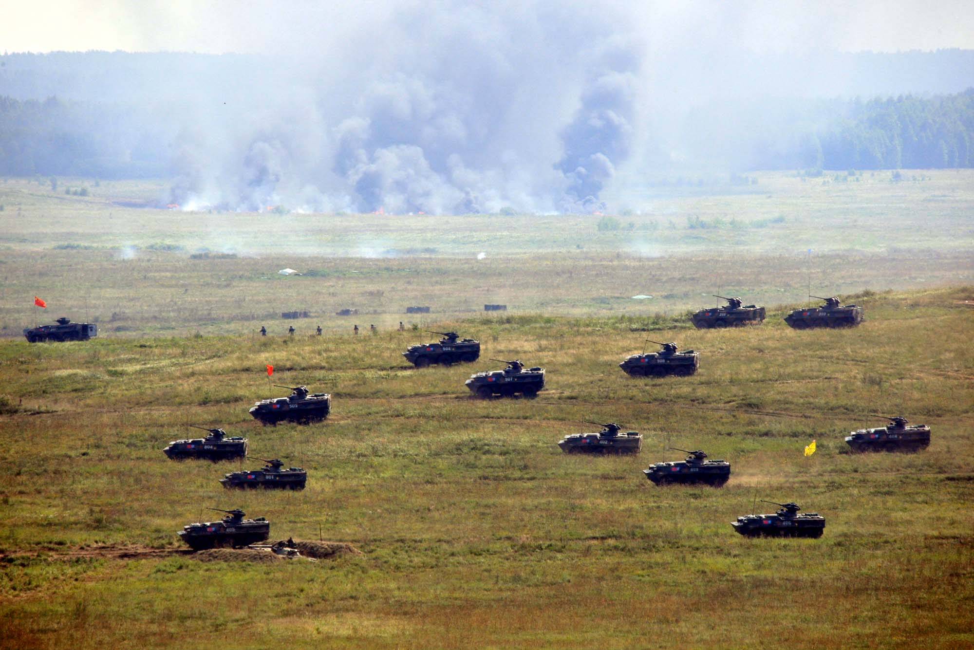 部队演习，锤炼精兵，筑牢国防，部队演习，锤炼精兵，筑牢国防防线