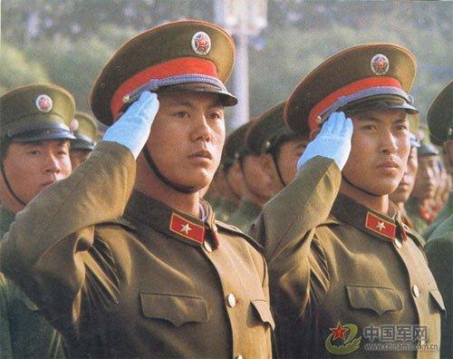 中国新军装2023，重塑形象，展现力量，2023中国新军装，重塑形象，彰显力量