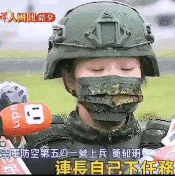 中国女兵高清单人照片，展现铿锵玫瑰的英勇风采，中国女兵高清单人照，铿锵玫瑰的英勇风采展示