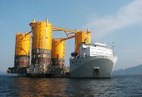 艏岛式半潜船,探索新一代海上巨无霸,新一代海上巨无霸,艏岛式半潜船探索之旅