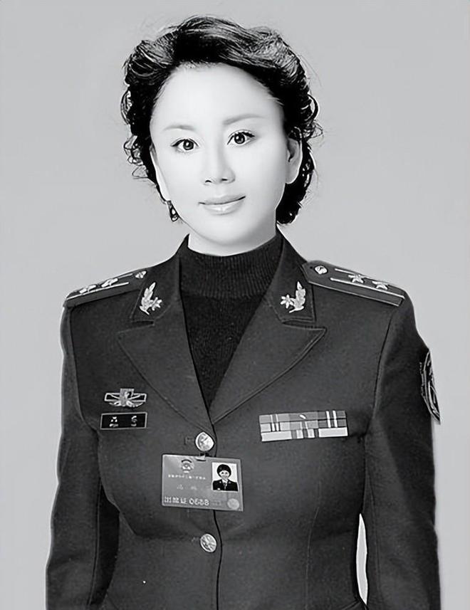 中央电视台七套节目军事女主持人,闪耀荧屏的军事之花,中央电视台七套军事女主持人,荧屏上的军事之花闪耀风采