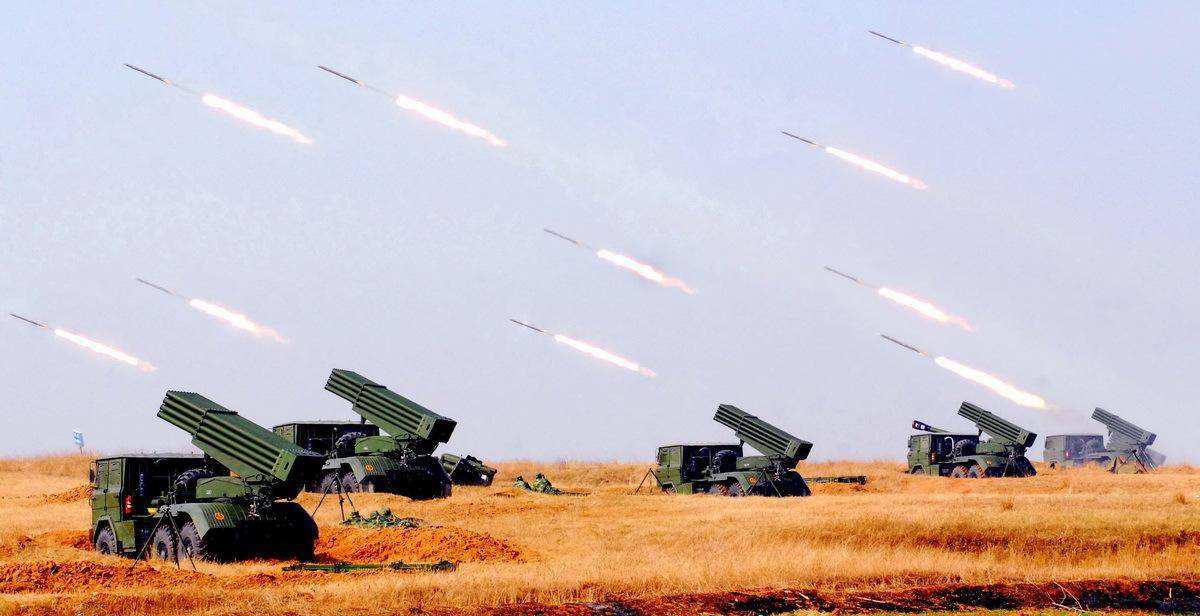 中国的火箭炮与导弹，两种不同武器的辨析，中国火箭炮与导弹，辨析两种武器的特点与差异