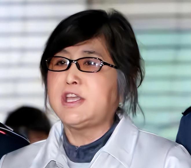 关于朴槿惠的男宠姓名及其相关话题探讨,朴槿惠男宠姓名揭秘与相关话题深入探讨