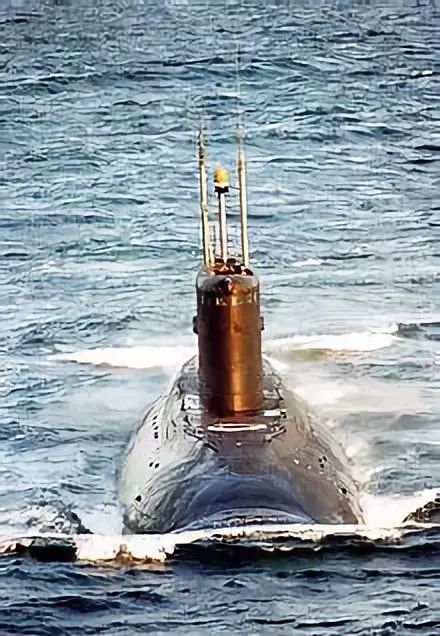 俄罗斯潜艇与美国潜艇对撞事件,深度解析与反思,俄罗斯与美国潜艇对撞事件,深度剖析与反思