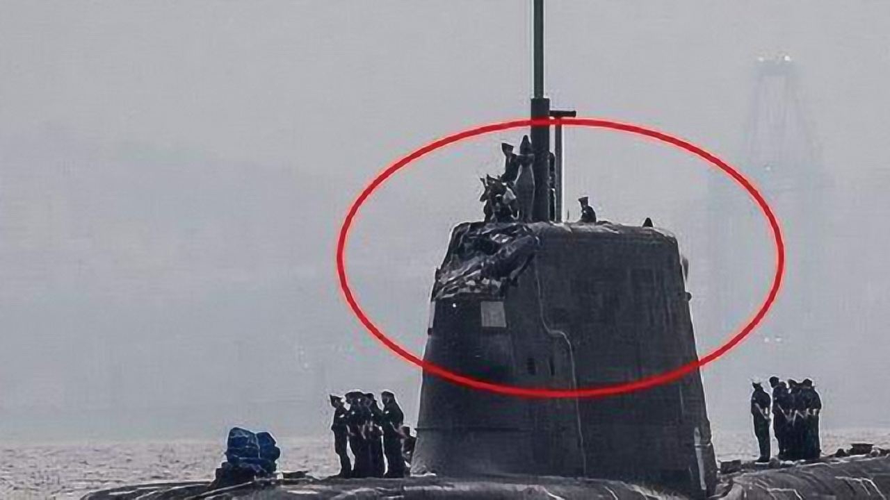 俄罗斯潜艇与美国潜艇对撞事件,深度解析与反思,俄罗斯与美国潜艇对撞事件,深度剖析与反思