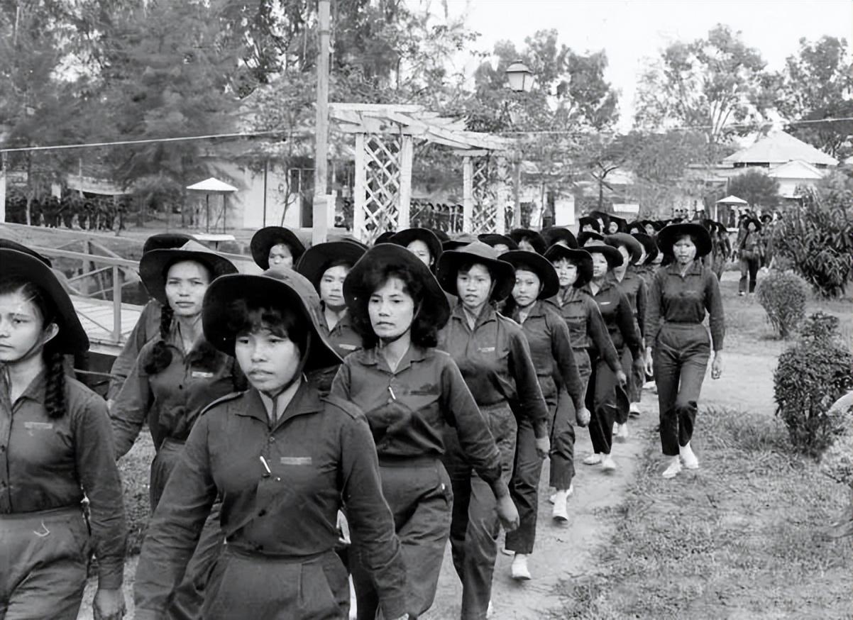 越南中国女兵海豹人,跨越国界的勇气与荣耀,越南中国女兵海豹人,跨越国界的勇气与荣耀之旅