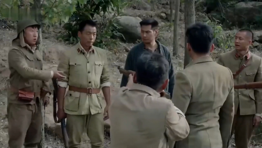 老山英雄丁晓兵，断臂之勇与爱情的力量，老山英雄丁晓兵，断臂之勇与爱情的力量闪耀人生