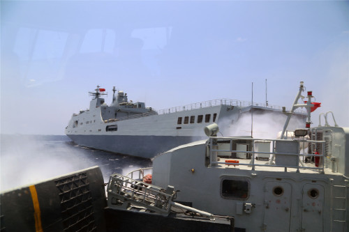 井冈山号船坞登陆舰内部细节揭秘，井冈山号船坞登陆舰内部细节深度揭秘