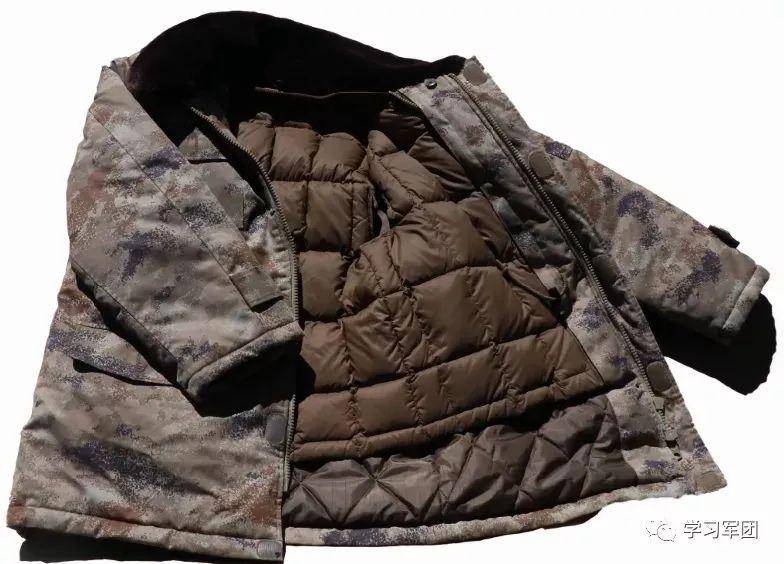 运城威派21式荒漠迷彩作训大衣，荒漠中的守护者，运城威派21式荒漠迷彩作训大衣，荒漠守护者的必备装备