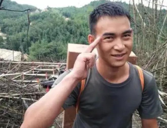 杜富国获八一勋章待遇,荣耀与责任的象征,杜富国获八一勋章,荣耀与责任的象征的待遇与荣誉之路