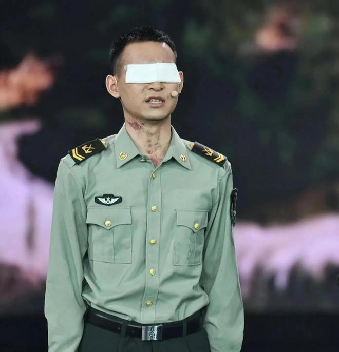 杜富国获八一勋章待遇,荣耀与责任的象征,杜富国获八一勋章,荣耀与责任的象征的待遇与荣誉之路