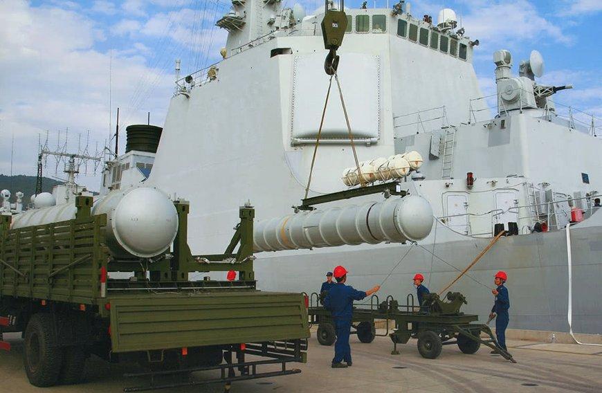 中国海军的骄傲，揭秘中国海军055驱逐舰的巨大实力与规模，揭秘中国海军055驱逐舰的实力与规模，中国海军的骄傲之所在