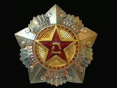 三级八一勋章的获得者，荣誉与数量的背后故事，揭秘三级八一勋章背后的荣誉与数量故事