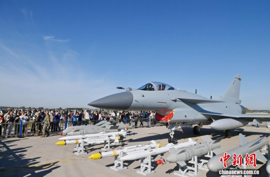 空军飞机图片，展现力量与荣耀的天空画卷，空军飞机壮丽图片，力量与荣耀的天空画卷展现