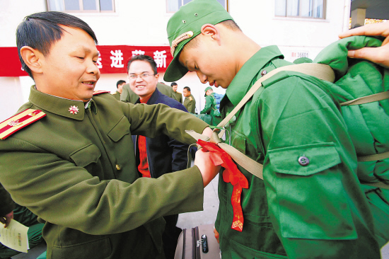 揭秘藏蓝色军装背后的兵种身份，揭秘藏蓝色军装下的兵种神秘面纱