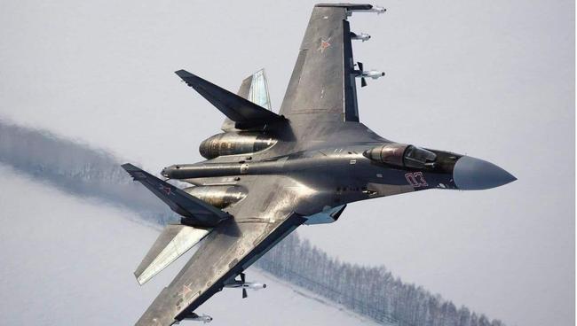 揭秘F-22战斗机的神秘面纱,图片背后的故事,揭秘F-22战斗机的神秘面纱,图片背后的传奇故事