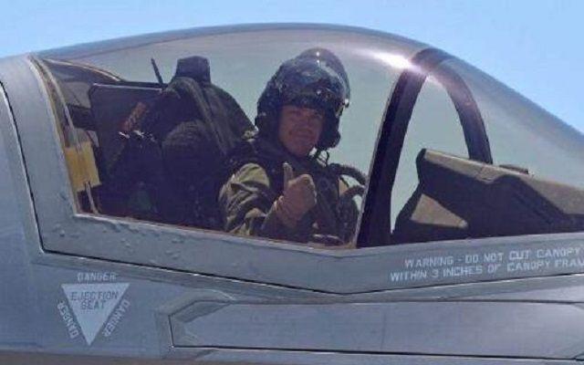 F35座舱盖，设计与技术的完美结合，F35座舱盖，设计与技术的巅峰融合