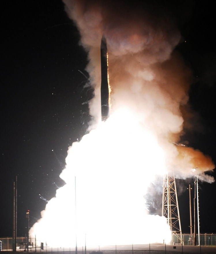 洲际导弹发射全程视频,揭示神秘面纱下的技术奇迹,洲际导弹发射全程揭秘,技术奇迹展现的神秘面纱之下