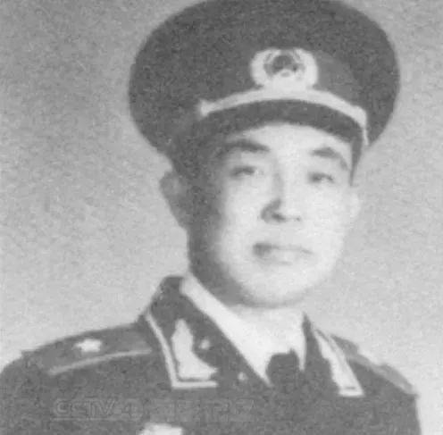 丁小军独臂将军,坚毅与荣耀的传奇人生,独臂将军丁小军,坚毅铸就荣耀的传奇人生