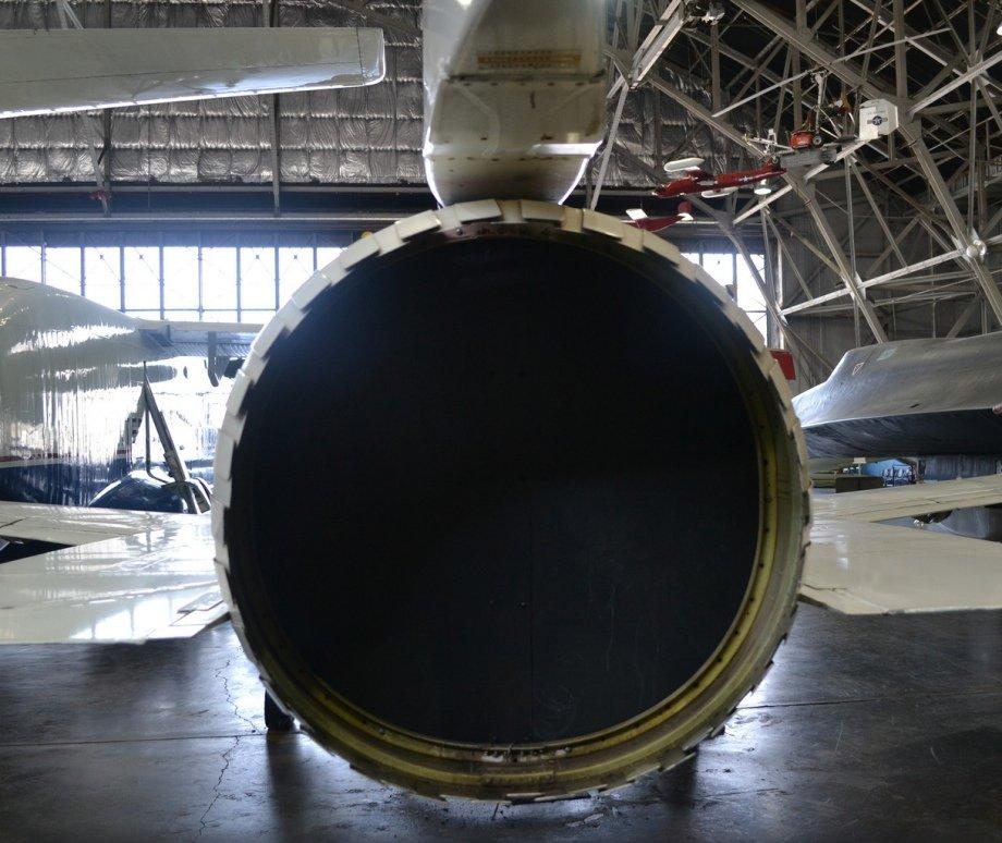 前掠翼飞机，设计与性能优势探讨，前掠翼飞机设计及其性能优势解析